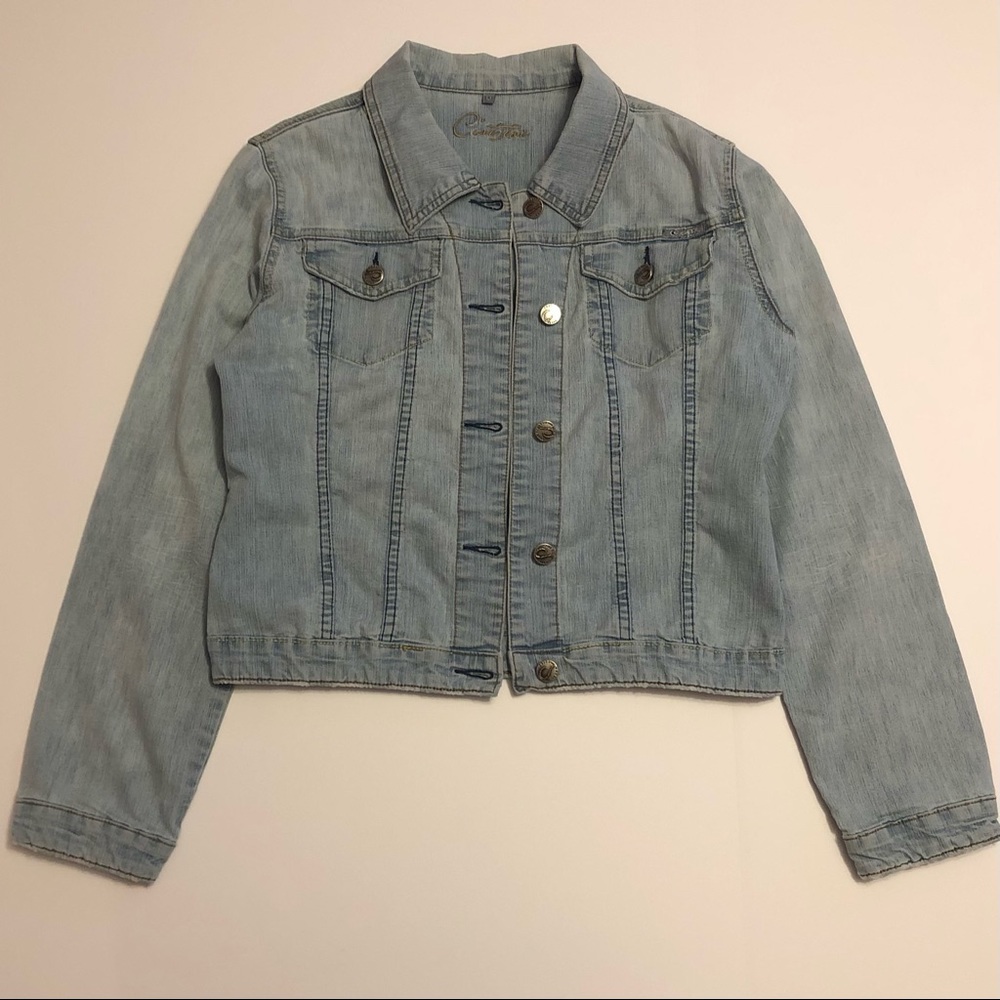 5/$25 🔴 light wash jean jacket | size small